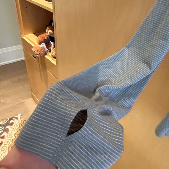 Workout top - Picture 6 of 10